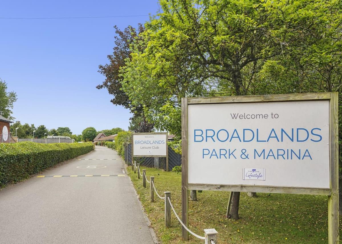 Broadlands Park And Marina Hotell Pakefield Eksteriør bilde